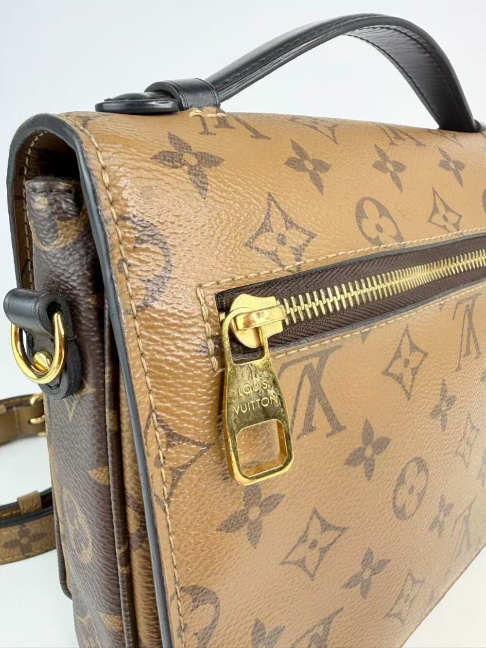 Louis Vuitton Pochette Métis MM Monogram Reverse Canvas Crossbody Shoulder Bag - Picture 11 of 13